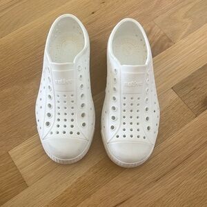 Natives, Jefferson style, white, size C13